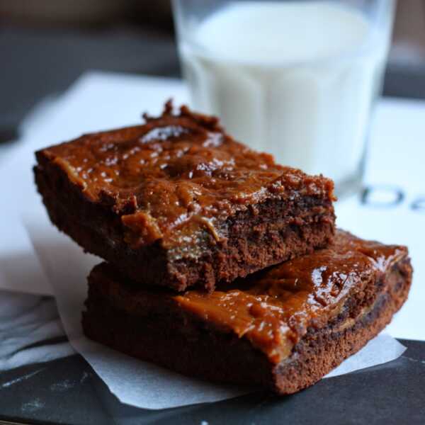 Brownie z kajmakiem na deszczowy dzień