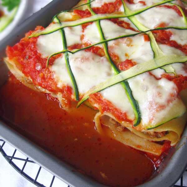  Roladki a’la lasagne z sosem pomidorowym