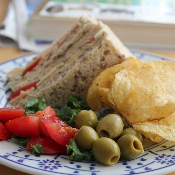 Angielski lunch - sandwich and crisps