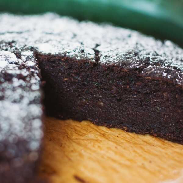 Ciasto czekoladowe z cukinii (bez tłuszczu, cukru i glutenu)