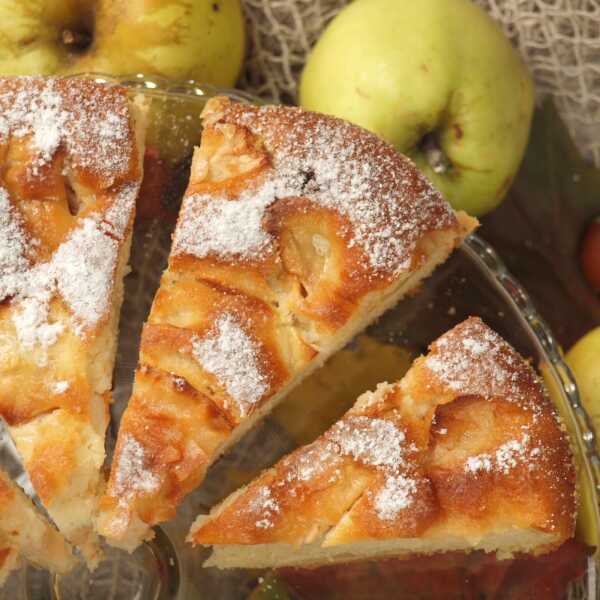 Jabłecznik dla zapracowanych czyli Ciasto z jabłkami mierzone szklankami :)