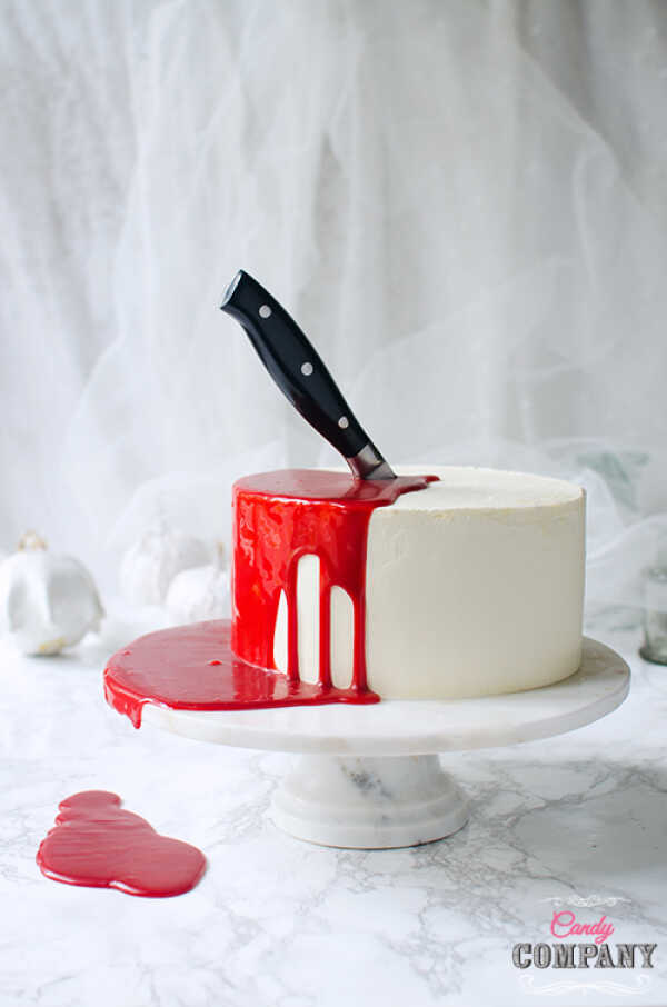 Halloween Murder cake. Krwawy tort Red Velvet z wiśniami na Halloween