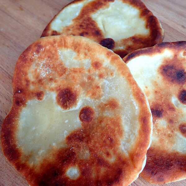 Chlebek naan (naan bread) – idealny do curry