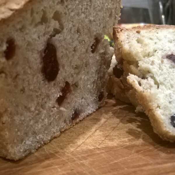Szybki i prosty chleb z żurawiną