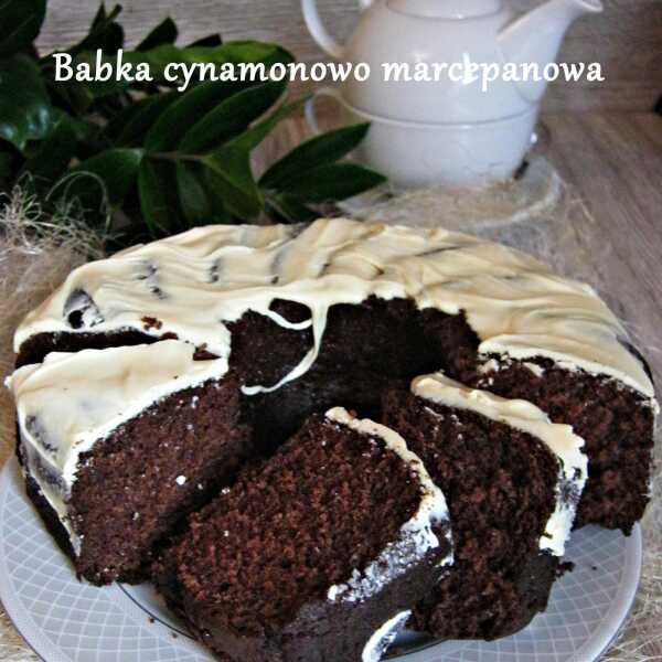 Babka cynamonowo marcepanowa