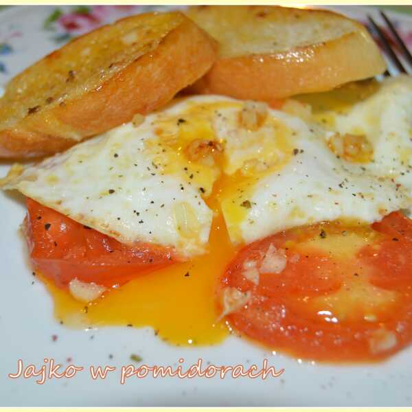 Jajko w pomidorach