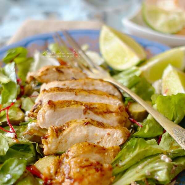 Sałatka z kurczakiem w skórce pomarańczowej / Orange chicken salad