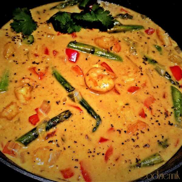 Odkrywamy smaki świata: Tajskie zielone curry z krewetkami i szparagami 
