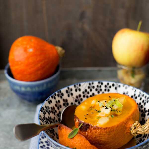 ZUPA Z DYNI Z KARMELIZOWANYMI JABŁKAMI - PUMPKIN AND CARAMELIZED APPLE SOUP