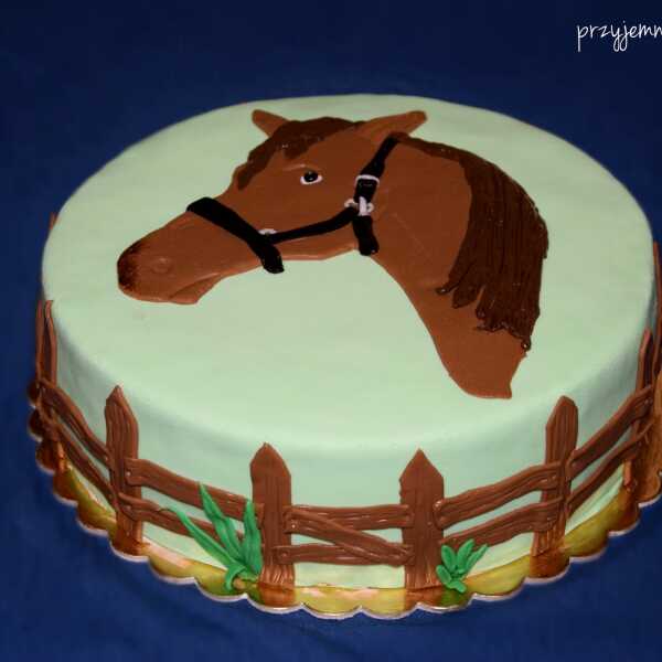 Tort z koniem