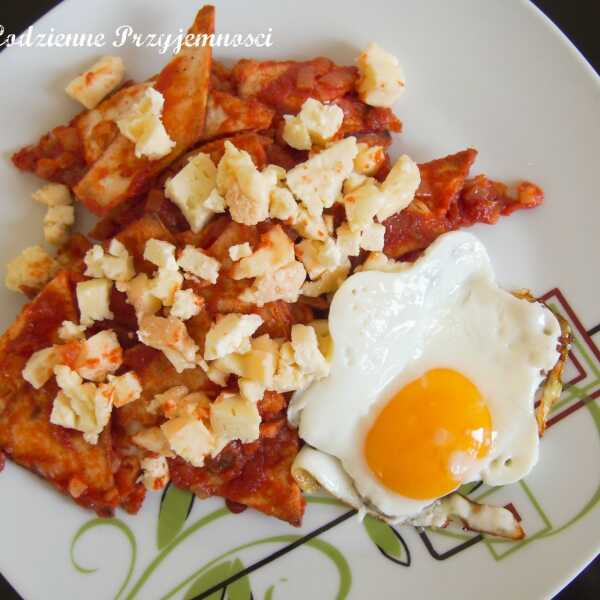 CHILAQUILES - meksykańskie śniadanie z tortilli