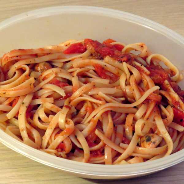 Szama do pudełka #5 - spaghetti napoli z pieczarkami