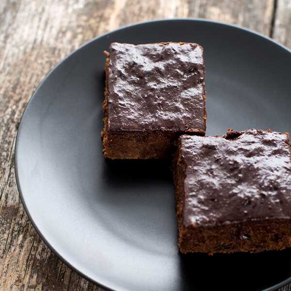 Korzenne brownie śliwka w czekoladzie (wegańskie, bezglutenowe, bez cukru)