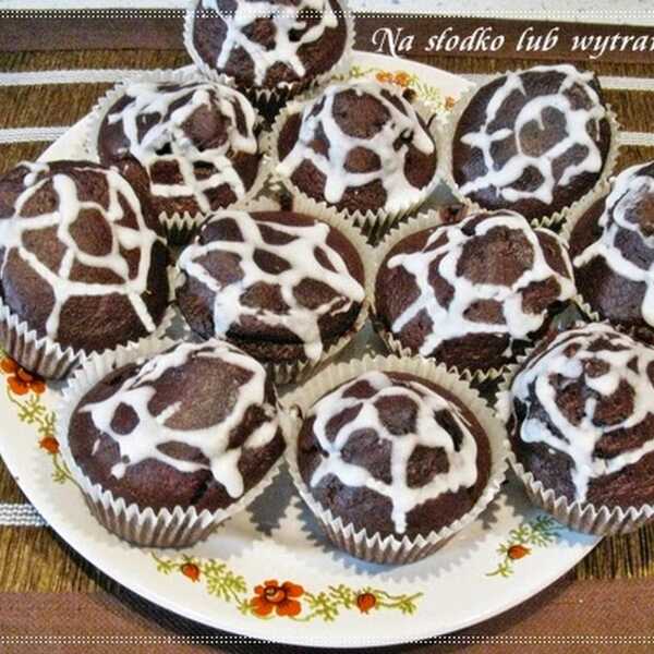 Czekoladowe muffinki z kawałkami czekolady