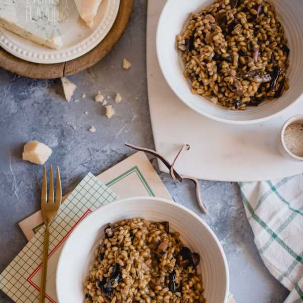 GRZYBOWE PĘCZOTTO Z SEREM GROGONZOLA.