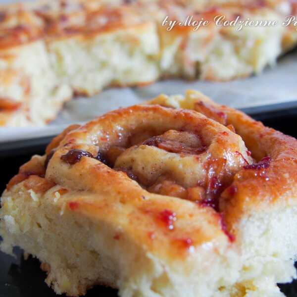 BUŁKI JABŁKOWO-CYNAMONOWE A'LA STICKY BUNS