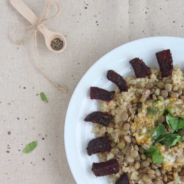 SAŁATKA QUINOA-SOCZEWICA-BURAK