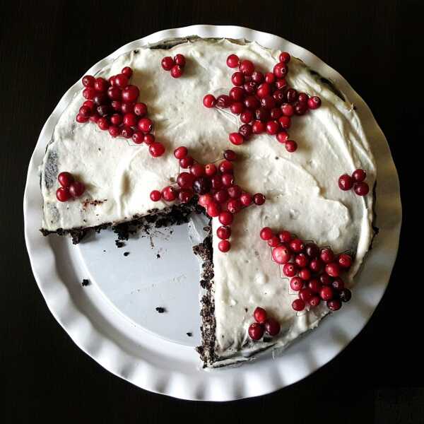 Tort „Figa z Makiem pod Burakiem z Pasternakiem” (wegański, bezglutenowy, bezcukrowy)