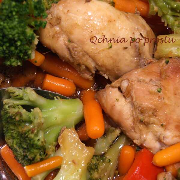 Udka kurczaka pieczone z warzywami