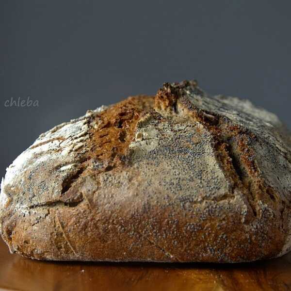 Chleb mieszany z pokrzywą na zakwasie