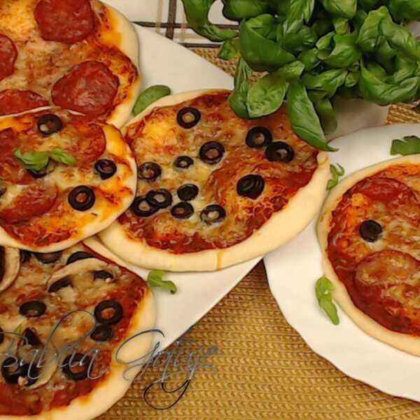 Mini Pizza - Przepis krok po kroku 