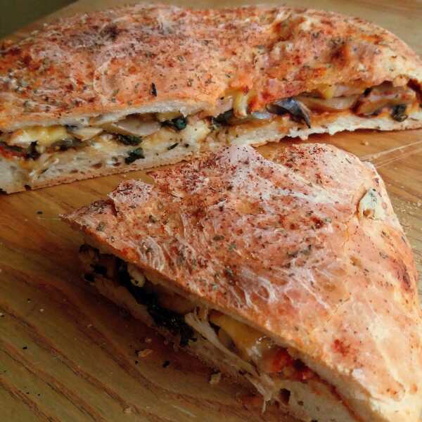 Nadziewany chlebek z pieczarkami i kurczakiem / Stuffed Chicken and Mushroom Focaccia