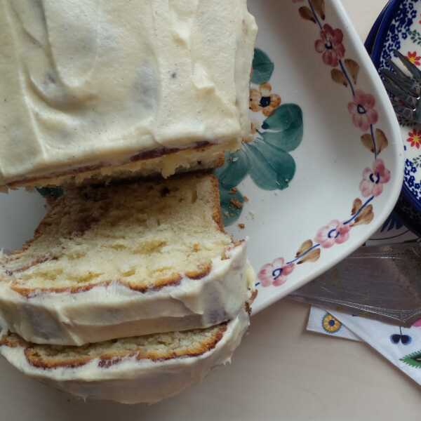 Ciasto drożdżowe dotknięte wanilią i cynamonem
