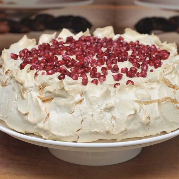 Kawowa Pavlova