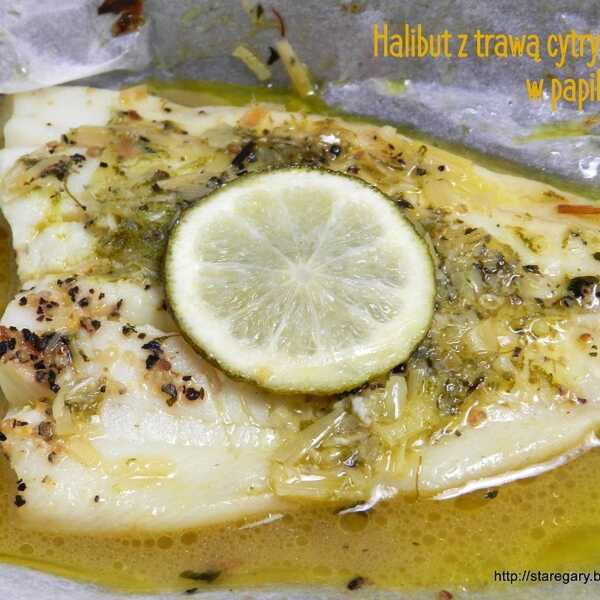 Halibut z trawą cytrynową, w papilotach 