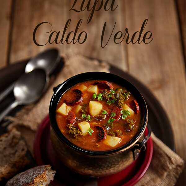 Caldo Verde- pikantna zupa z jarmużem, chorizo i wędzoną papryką