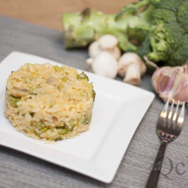 Delikatne risotto z brokułami i pieczarkami
