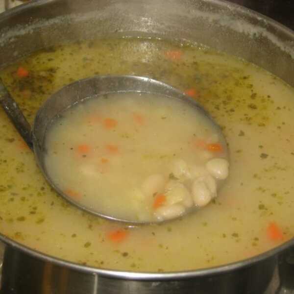 Zupa jarzynowa z fasolką i curry