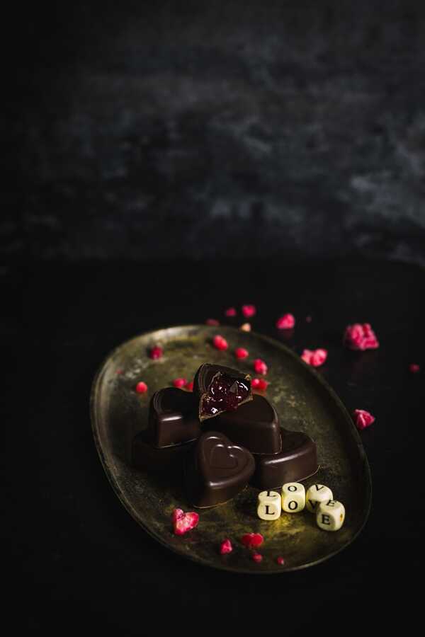 Malinowe czekoladki – słodki prezent na Walentynki