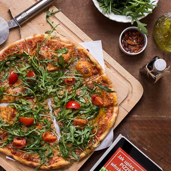 Jak upiec w domu pizzę jak z włoskiej pizzerii? - darmowy ebook na Międzynarodowy Dzień Pizzy!