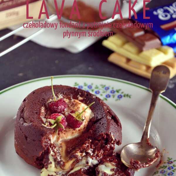Lava cake, czekoladowy fondant z potrójnie płynnym środkiem