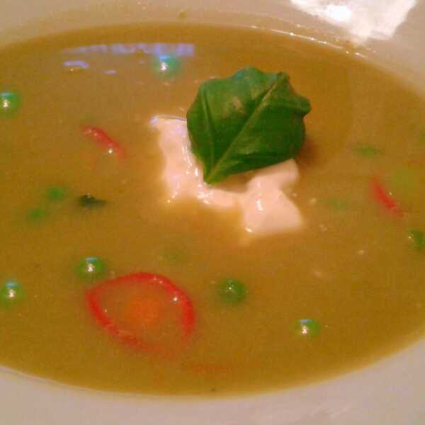 Wegetariańska zupa- krem z zielonego groszku Marysi :)