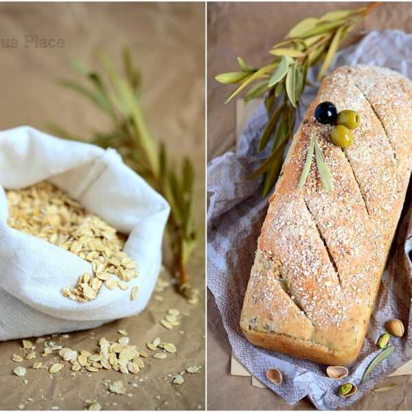 Chleb owsiany oliwkowo-pistacjowy