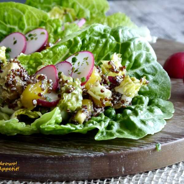 Sałatka z quinoa, awokado i mango