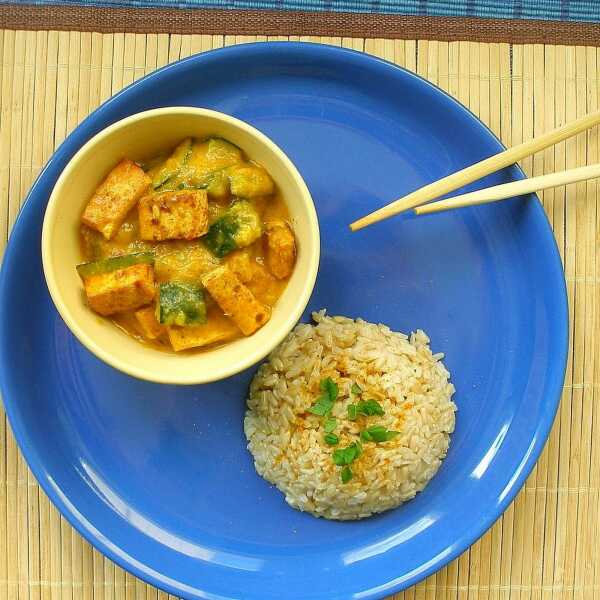 Wegetariańskie curry - z tofu i cukinią
