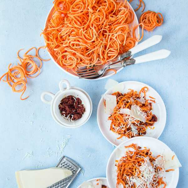 Super szybki obiad: spaghetti z marchewki Fit&Easy z pesto z suszonych pomidorów