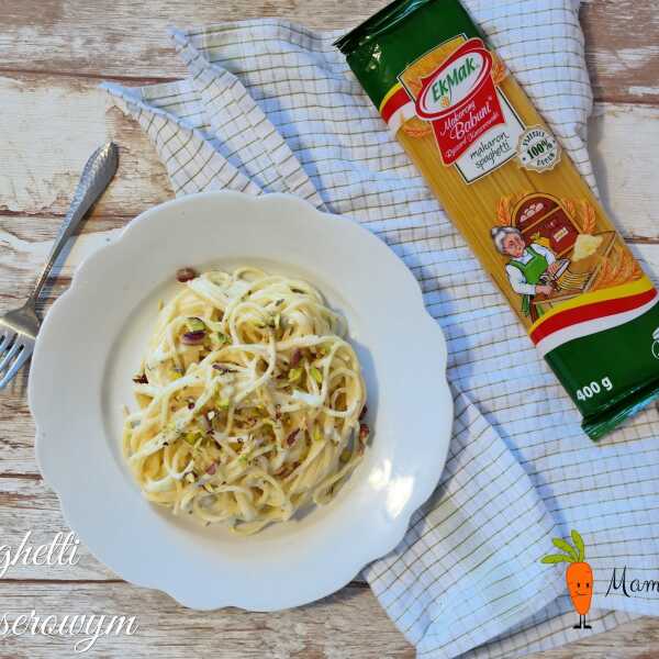 Spaghetti z sosem serowym gotowe w 15 minut!