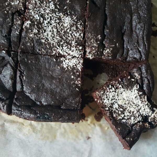 Bezglutenowe fit brownie kokosowo-bananowe