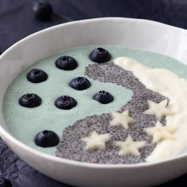 Banan + jogurt roślinny + chlorella