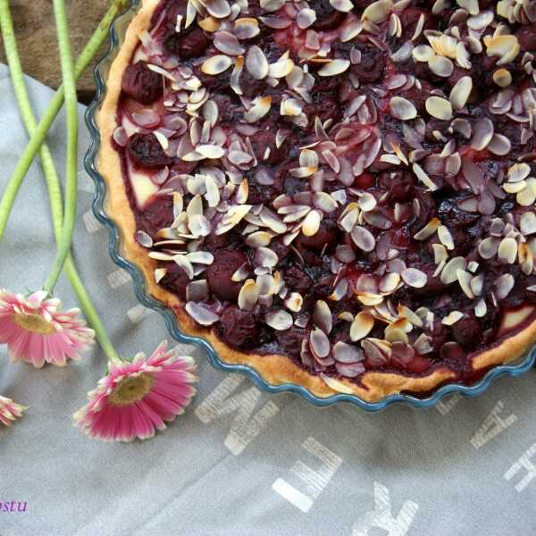 Tarta z budyniem i frużeliną wiśniową