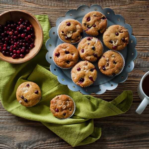 Muffiny jogurtowe z żurawiną i białą czekoladą