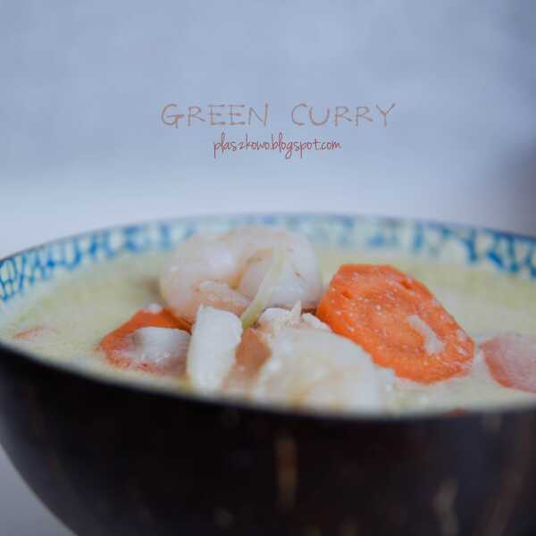 Green curry z krewetkami i rybą