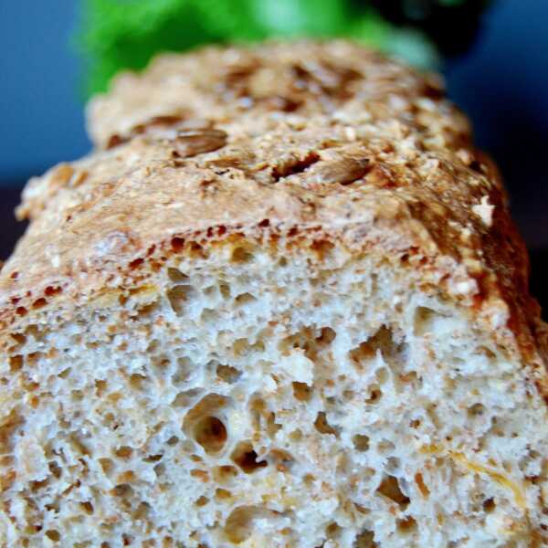 Chleb pszenny z płatkami kukurydzianymi (na drożdżach)