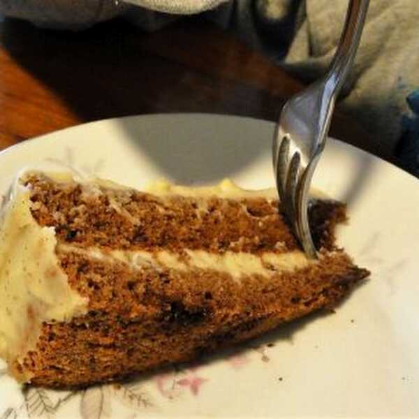 Tort czekoladowo-kawowy z wegańskim jaglanym kremem waniliowym