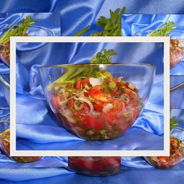 Surówka pomidorowo selerowa 