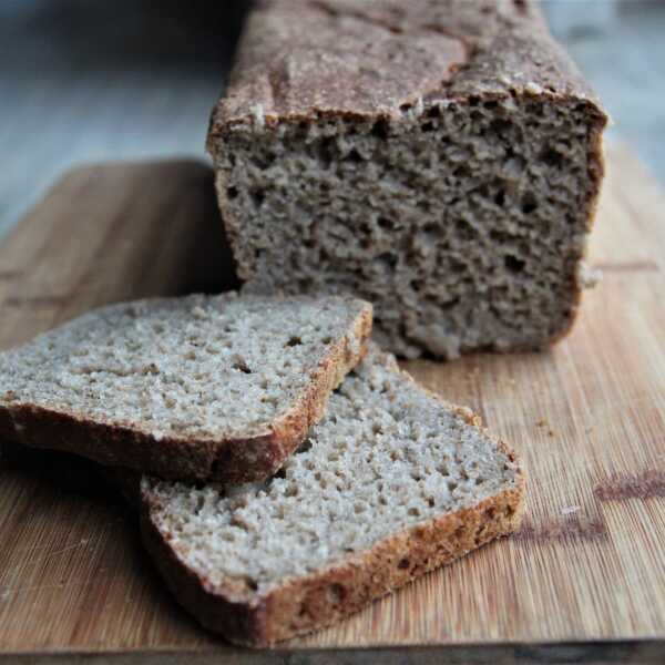 Chleb żytni pełnoziarnisty na zakwasie 